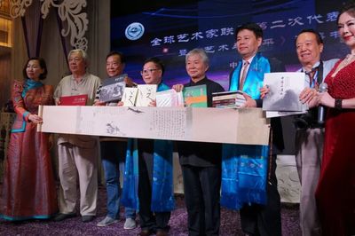 隆回民俗攝影家老后榮獲攝影藝術終身成就獎